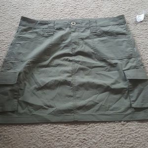 stretchy olive green cargo skirt